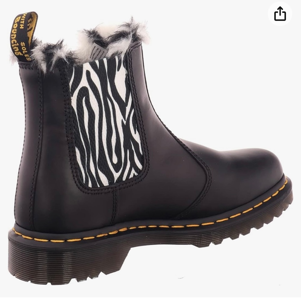 Dr. MARTEN LENORE BOOT ZEBRA Size 6